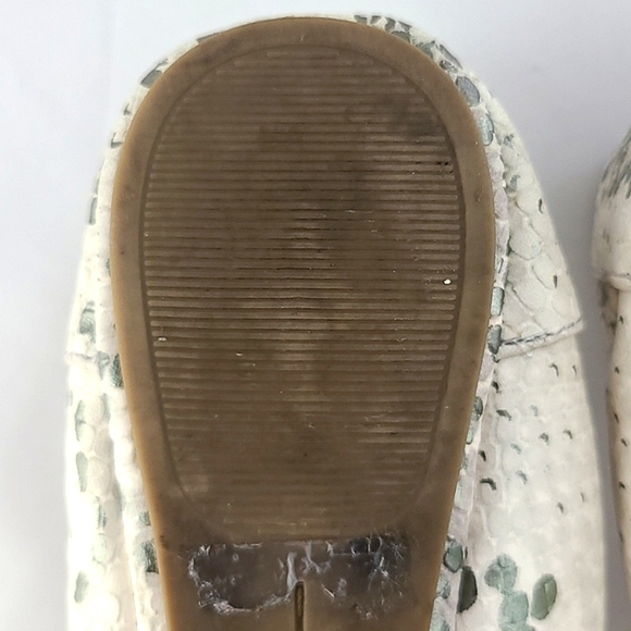 Vince  Camuto Cream Bronze Snake Print Leather Ballet Flats Size 7.5M - Picture 15 of 15